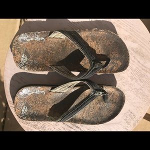 Men’s Aldo flip-flops